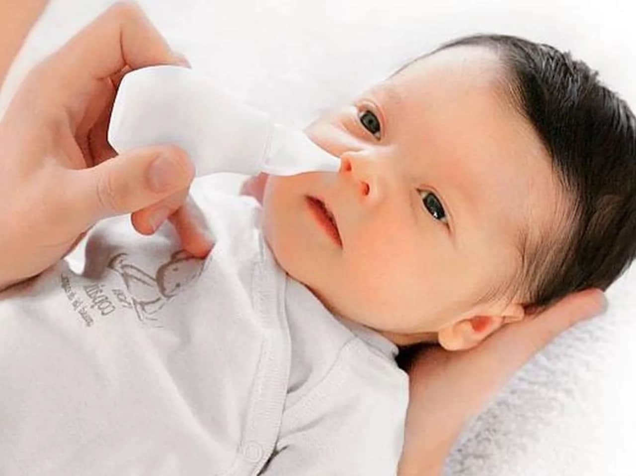 Jak zapobiec ulewaniu przez nos u niemowląt - skuteczne metody