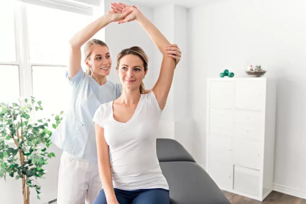 Czym się różni fizjoterapia od rehabilitacji? Kluczowe różnice wyjaśnione