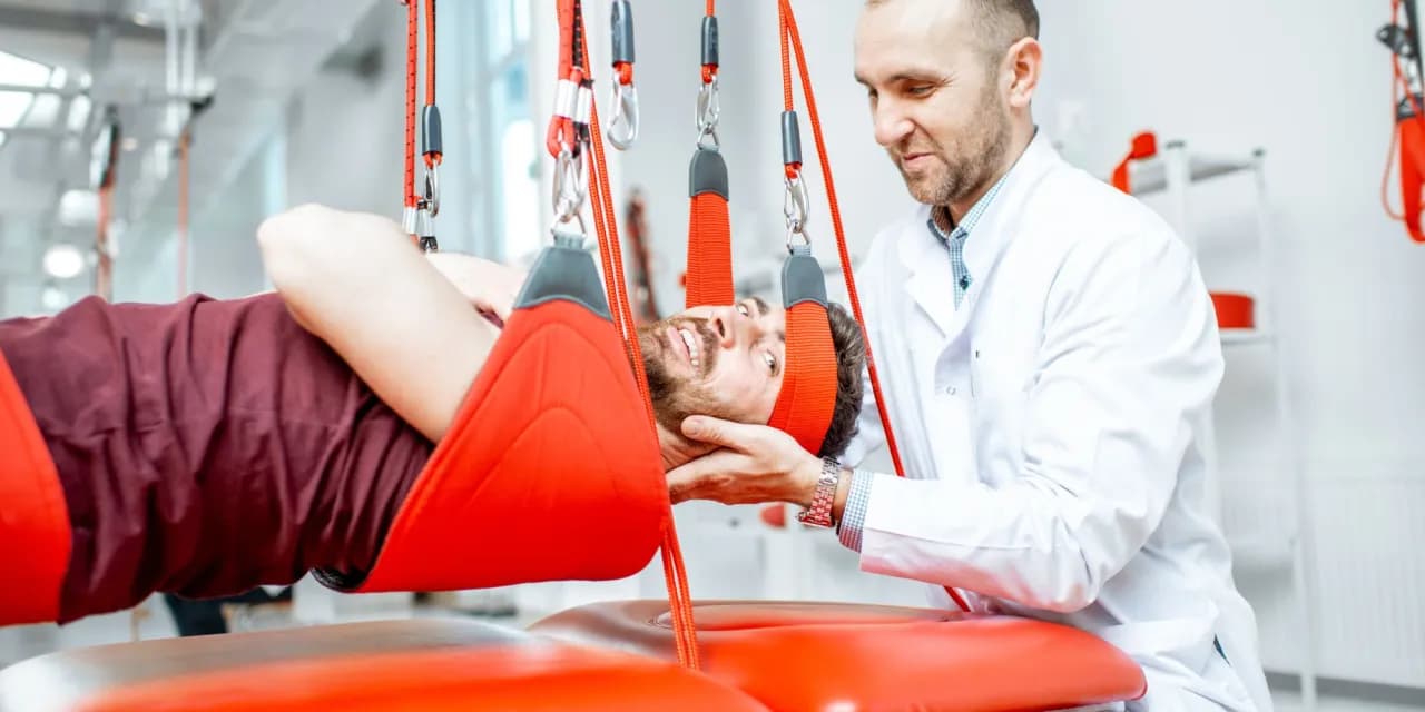 Rehabilitacja kręgosłupa ile trwa – poznaj kluczowe informacje o czasie powrotu do zdrowia